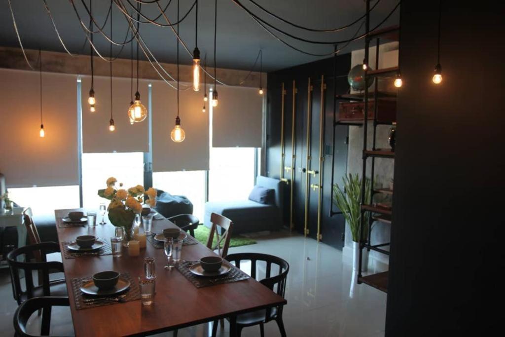 Ferienwohnung Miko'S Studio At Trefoil Setia Alam Exterior foto